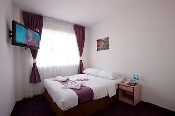 Meriton Hotel Singapore 2*,  Singapore
